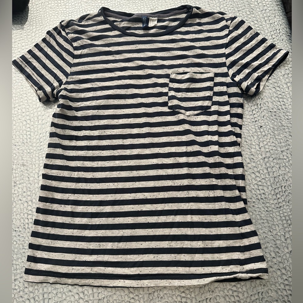 H&M men’s navy and white striped T-shirt size  XS